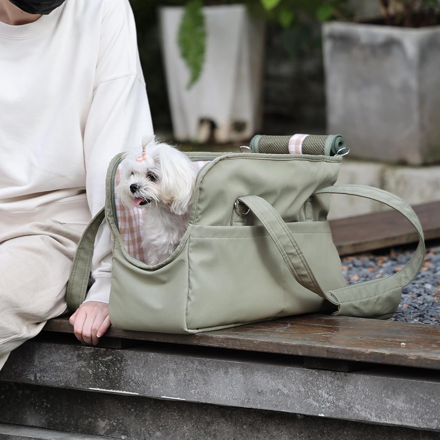 "Casual Crossbody Pet Carrier, Hands-Free Shoulder Bag for Small Dogs & Cats, Open-Top Design with Mesh Window & Large Front Pocket, Soft-Sided Pet Tote" - Image 6